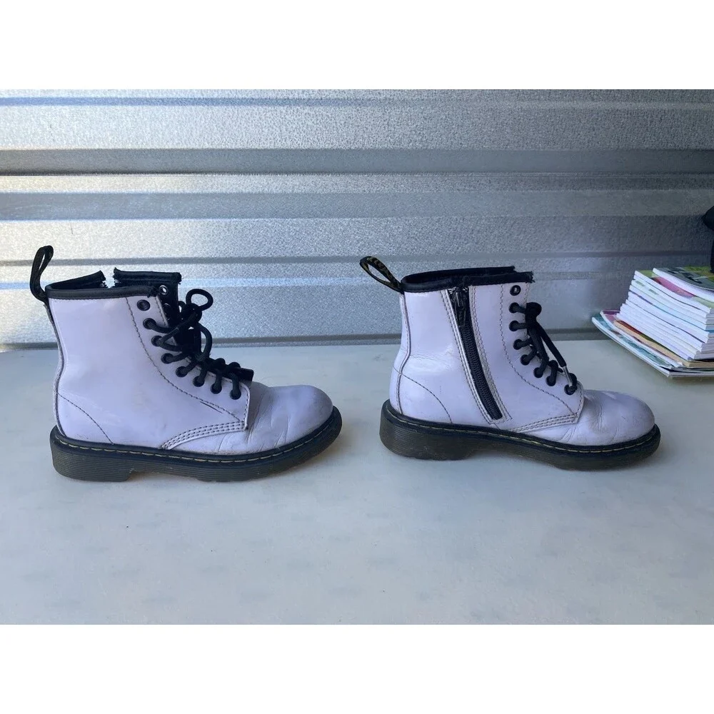 Dr Martens Delaney Kids Boot Size US 1 Purple Patent Leather Size Zip 1460